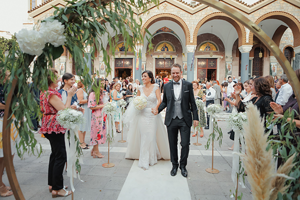 stunning-wedding-larisa-beautiful-floral-design-elegant-details_27