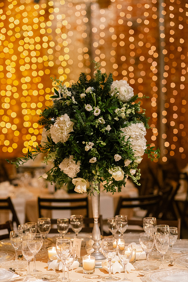 christmas-wedding-decoration-ideas-crystal-chandeliers-elegant-details_06