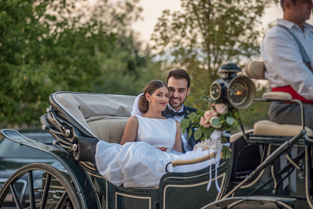 Παραμυθένιος γάμος στα Τρίκαλα με λευκά και ροζ τριαντάφυλλα │ Ευαγγελία & Πέτρος