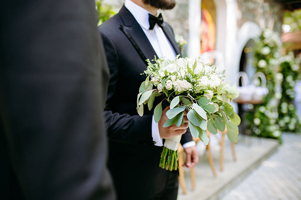 lovely-wedding-protara-white-blooms-emerald-details_17