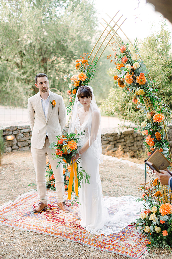 rustic-fall-wedding-kefalonia-dahlia-orange_13