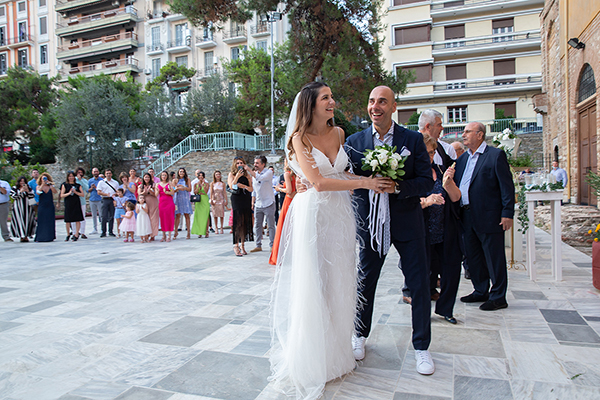 Υπέροχος καλοκαιρινός γάμος στη Θεσσαλονίκη με λευκά λουλούδια │ Μαρία & Κωστής