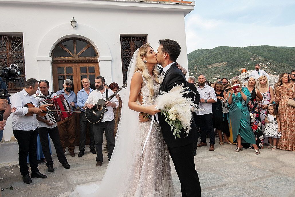 Boho chic γάμος στην Σκόπελο με  εντυπωσιακές συνθέσεις από pampas grass │ Αλεξάνδρα & Γιάννης