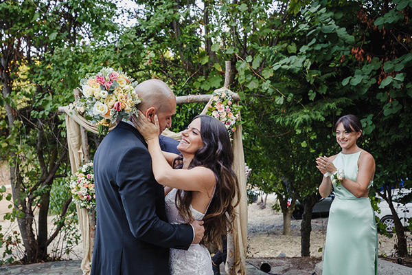 Όμορφος πολιτικός γάμος με λουλούδια σε απαλές αποχρώσεις │ Νικόλ & Ανδρέας