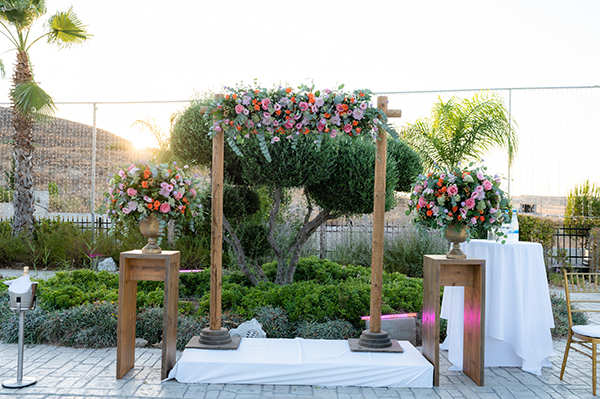summer-wedding-nicosia-colorful-flower-arrangements_09