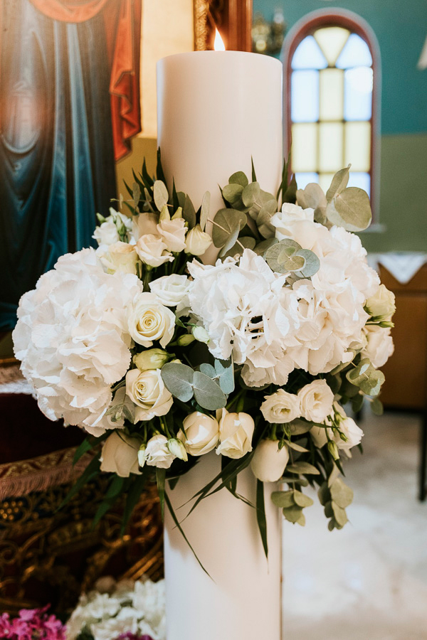 summer-wedding-white-hydrangeas-elegant-touches_27x