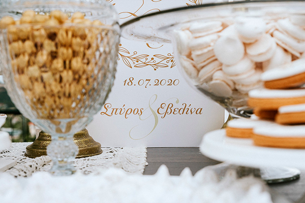 summer-wedding-white-hydrangeas-elegant-touches_35