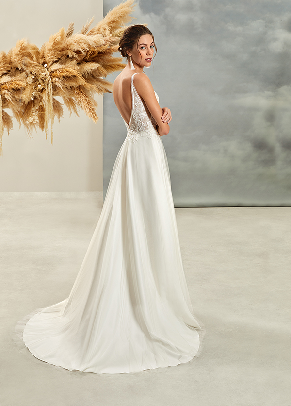 ultra-chic-wedding-gowns-demetrios-bridal-look-impressive_12