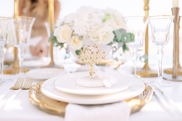 elegant-summer-wedding-athens-gold-details_16