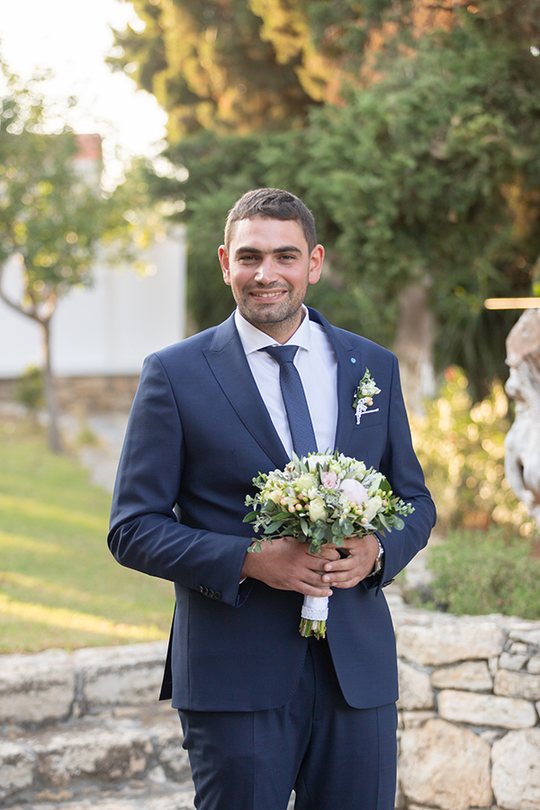 rustic-wedding-crete-florals-pastel-tones_07