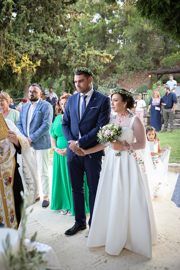 rustic-wedding-crete-florals-pastel-tones_14