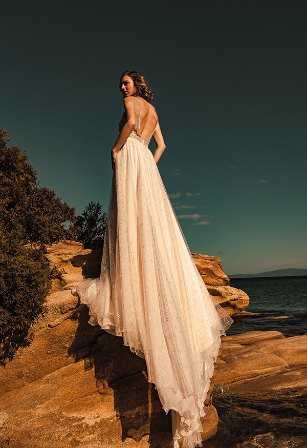 the-utterly-bridal-look-flowy-wedding-dresses_04