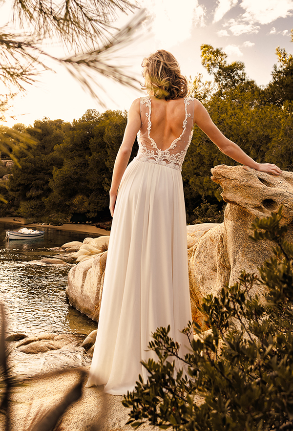 the-utterly-bridal-look-flowy-wedding-dresses_13