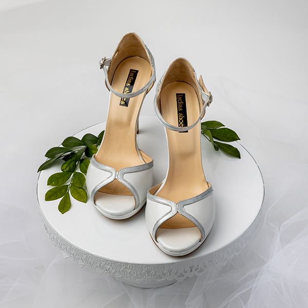 chic-bridal-shoes-elegant-look_01