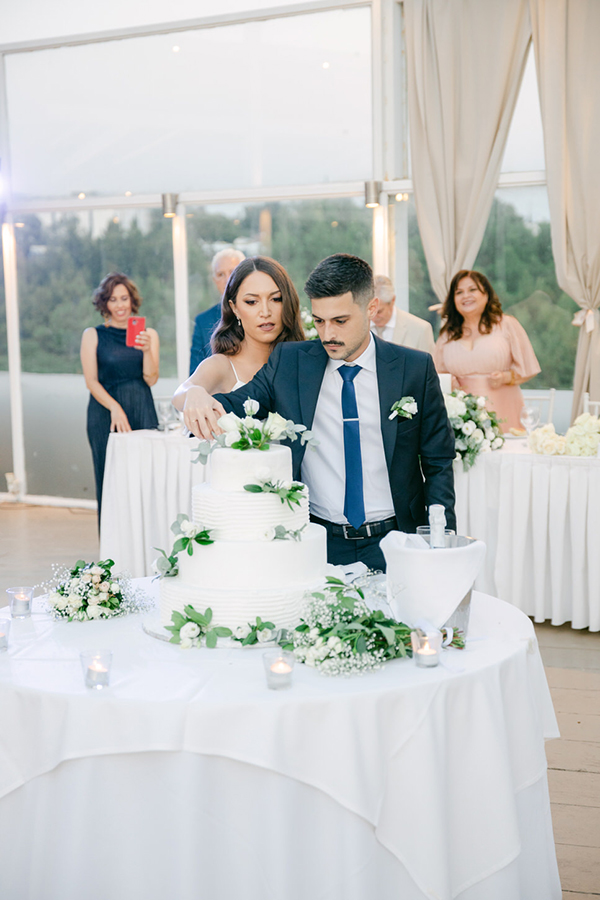 romantic-wedding-athens-white-florals_30
