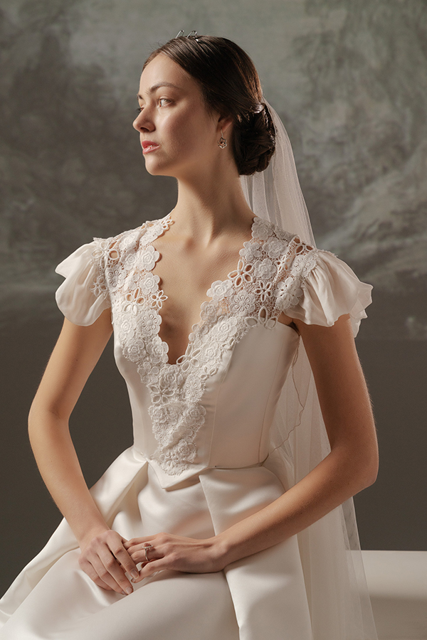 ultra-elegant-wedding-dresses-romantic-details_11