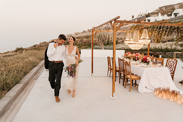 colorful-styled-shoot-santorini-stunning-views-luxurious-details_26x
