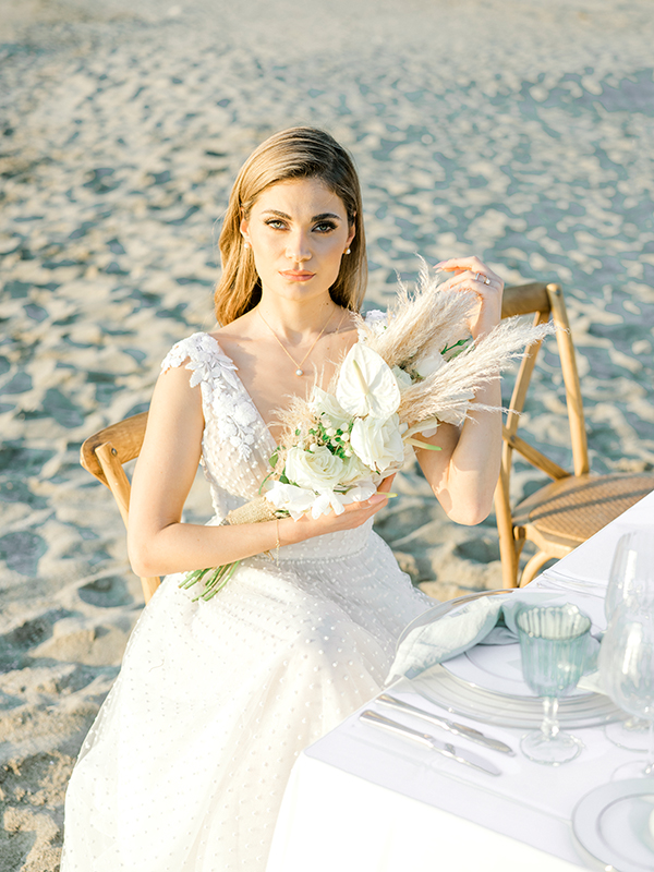 dreamy-beach-styled-shoot-most-romantic-details_01