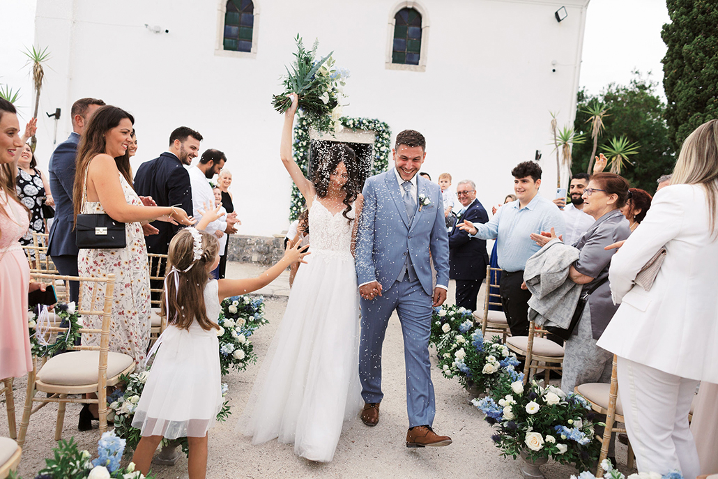 Μοντέρνος καλοκαιρινός γάμος στην Κέρκυρα σε γαλάζιες – μπλε αποχρώσεις │ Σοφία & Ιωάννης