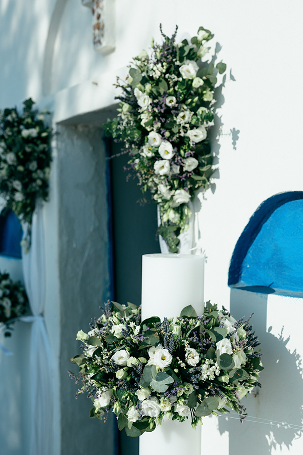 romantic-summer-wedding-naxos-white-lysianthus-lavender_16