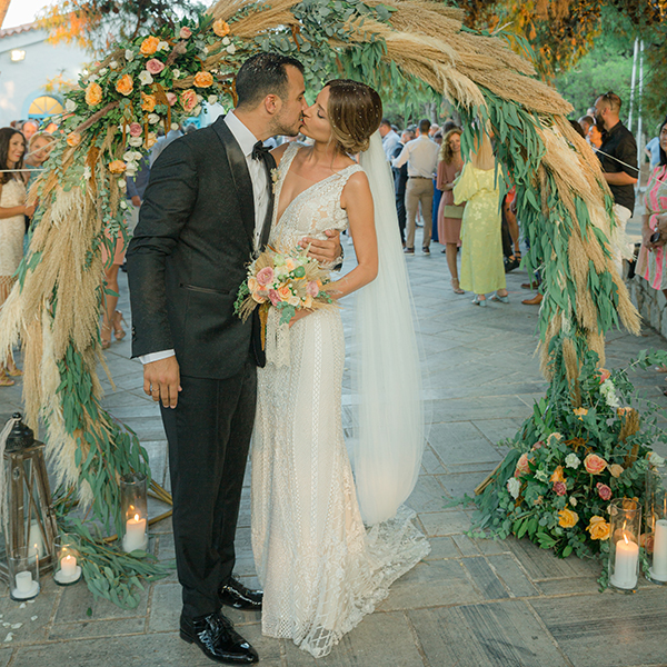 summer-wedding-athens-beautiful-florals_31
