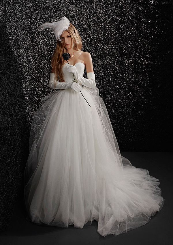 breathtaking-vera-wang-wedding-gowns-stunning-bridal-look_10