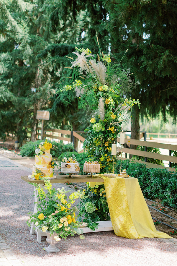 bright-citrus-inspired-styled-shoot-yellow-shades_12