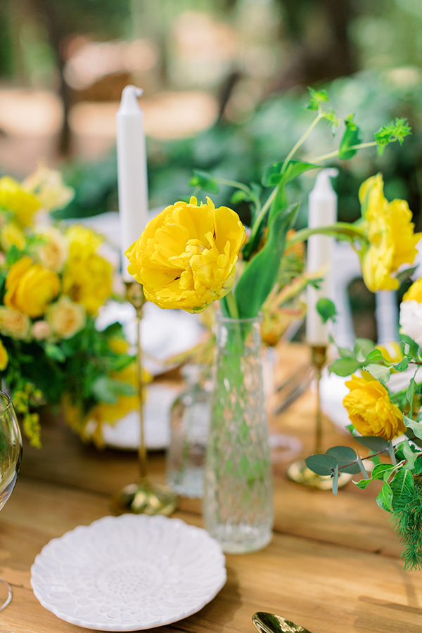 bright-citrus-inspired-styled-shoot-yellow-shades_24x