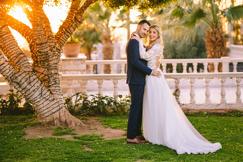 Elegant γάμος στην Αθήνα με ανεμώνες και τις πιο ρομαντικές λεπτομέρειες | Τζένη & Μιχάλης