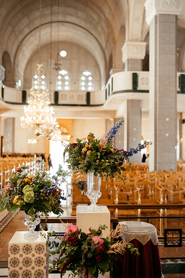 romantically-chic-wedding-nicosia-with-colorful-flowers_25