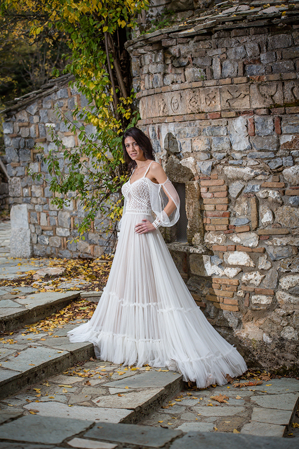 stunning-fall-wedding-athens-bohemian-details_02x