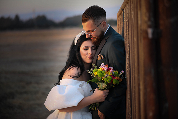 Υπέροχος φθινοπωρινός γάμος στη Λευκωσία με ανθοστολισμό σε έντονες αποχρώσεις │ Μαρία & Μάριος