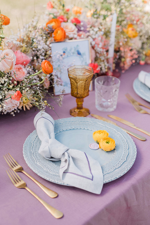 colorful-wedding-table-decoration-ideas-lush-florals_02