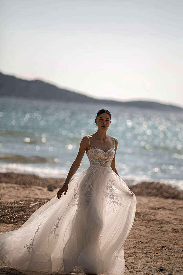 etherial-wedding-gowns-dreamy-look_01