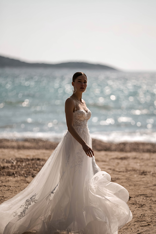 etherial-wedding-gowns-dreamy-look_01x