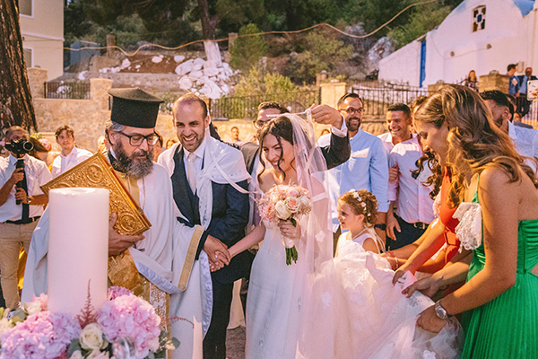 traditional-summer-wedding-karpathos-hydrangeas_15