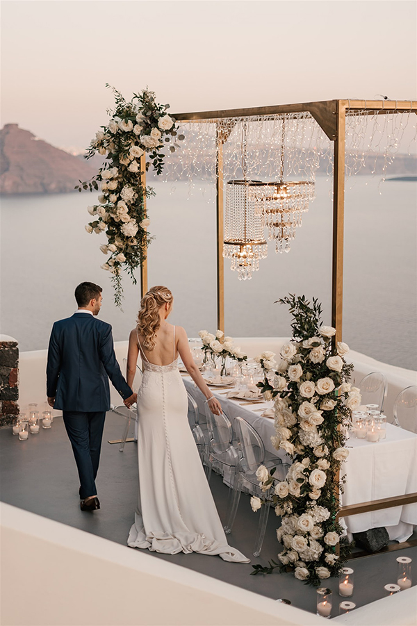 utterly-romantic-destination-wedding-santorini-white-roses-elegant-details_35