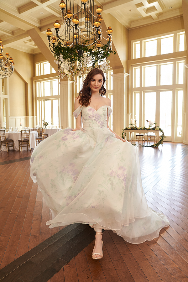 dreamy-wedding-gowns-justin-alexander-unique-bridal-look_13