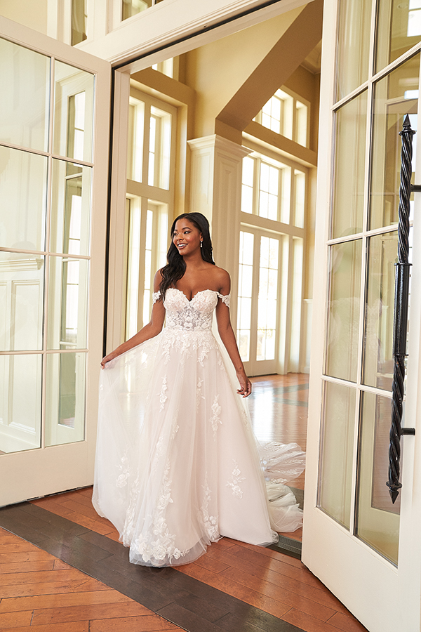 dreamy-wedding-gowns-justin-alexander-unique-bridal-look_15