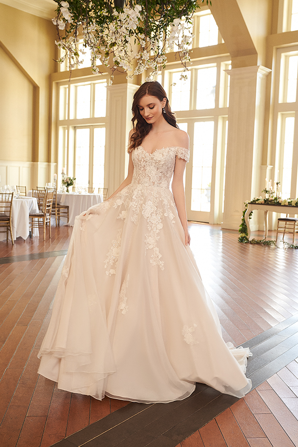 dreamy-wedding-gowns-justin-alexander-unique-bridal-look_29