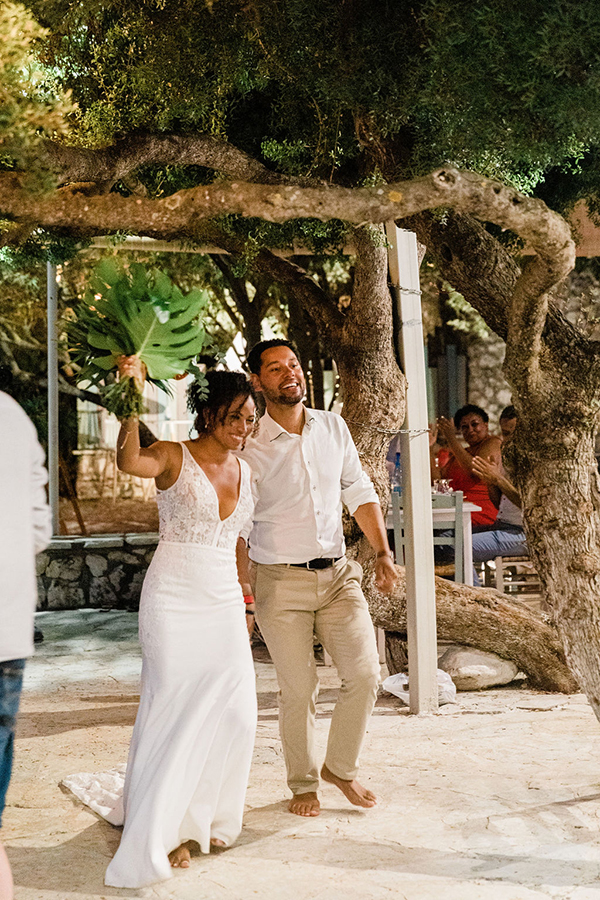 lovely-tropical-themed-wedding-lefkada-island_16