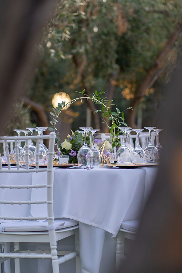 romantic-outdoor-wedding-decoration-ideas-candles-flowers_08x