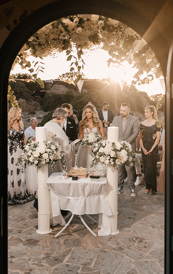 stylish-summer-wedding-athens-white-hydrangeas-roses_23