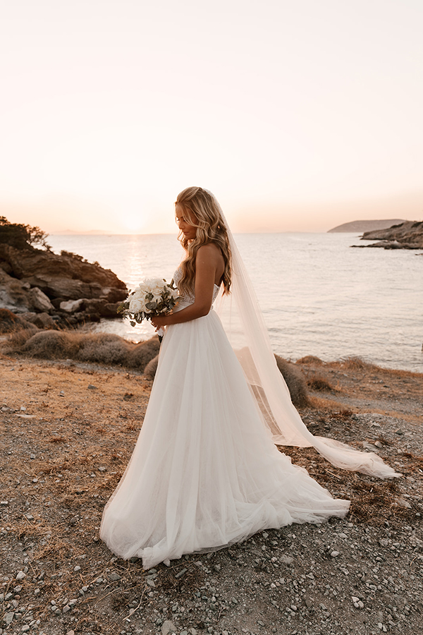 stylish-summer-wedding-athens-white-hydrangeas-roses_29x