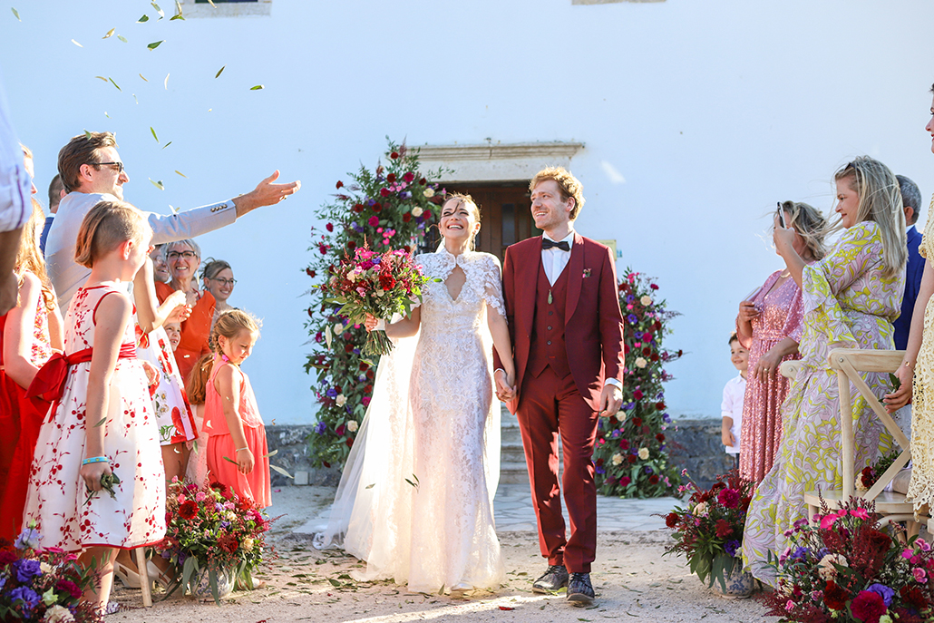 Εντυπωσιακός ρουστίκ γάμος στην Κέρκυρα σε μπορντό αποχρώσεις │ Άντζελα & Ludovic