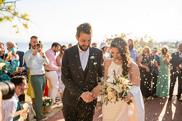 lovely-summer-wedding-evoia-olives-white-flowers_36
