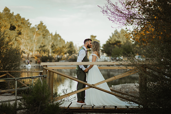 romantic-wedding-athens-white-hydrangeas-eucalyptus_03