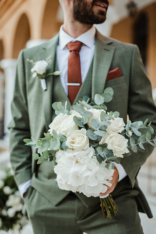 romantic-wedding-athens-white-hydrangeas-eucalyptus_19