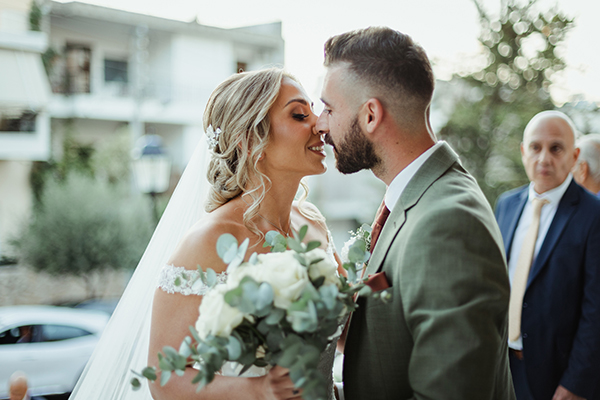 romantic-wedding-athens-white-hydrangeas-eucalyptus_25