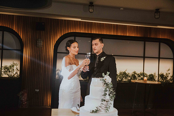 Όμορφος φθινοπωρινός γάμος με λευκά ρομαντικά άνθη │ Μαρία & Κωνσταντίνος